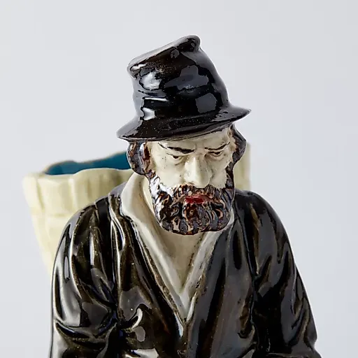 Редкая фаянсовая статуэтка - View 3