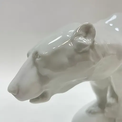 Фигурка Большой шагающий белый медведь - View 7