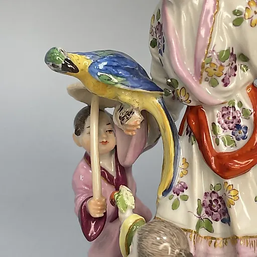 Фигурка Японка с детьми и попугаем 1970 г Германия - View 11