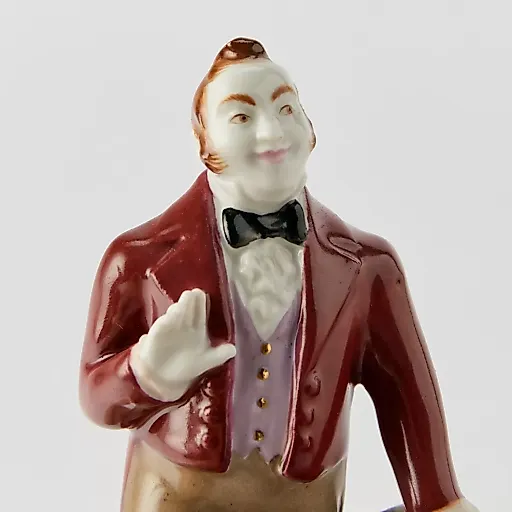 Статуэтка Чичикова из серии "Гоголевские персонажи" по произведению Н.В. Гоголя «Мертвые души» - View 4