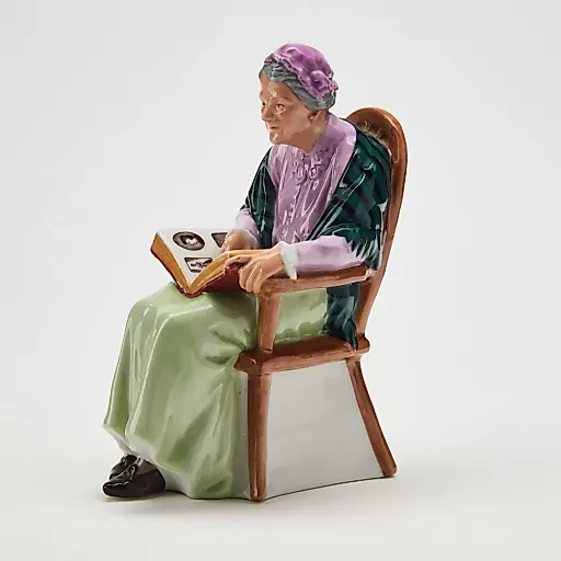 Статуэтка Family Album HN 2321 - View 2