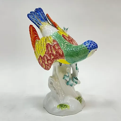 Попугай, спускающийся с высоты - View 2