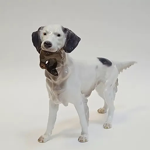 Статуэтка охотничья собака с добычей птицей - View 2