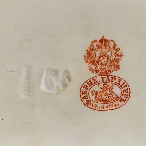 Коллекционная редкая скульптура «Крестьянка, сбивающая масло» - View 9