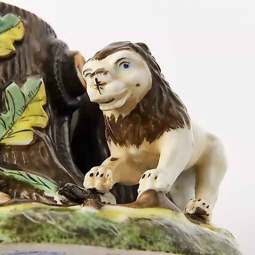 Фарфоровая карандашница со львом. - View 5