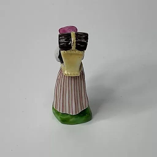 Старинная статуэтка "Девушка с ветками" - View 3