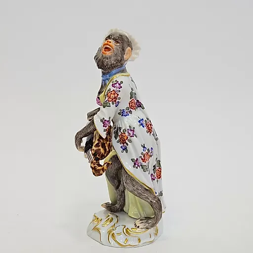 Статуэтка обезьяна с мандолиной - View 2