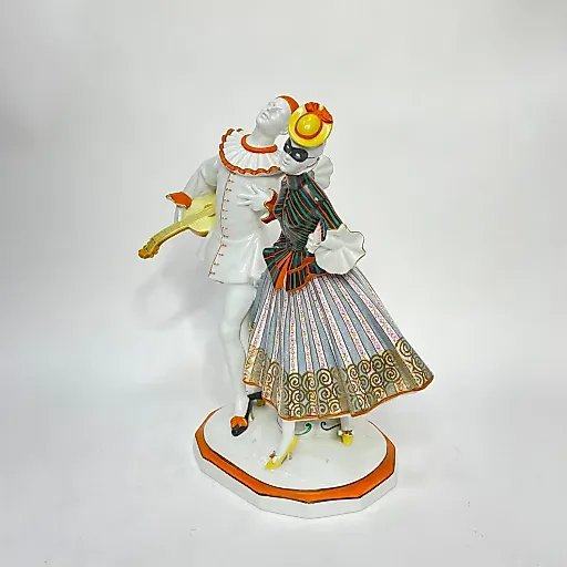 Скульптурная группа "Пьеро и Коломбина" 1919 г - View 2