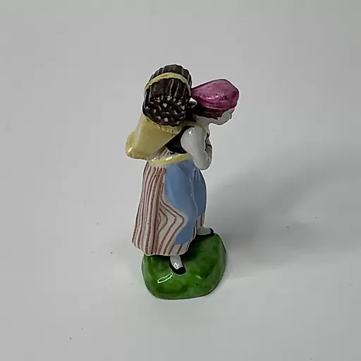 Старинная статуэтка "Девушка с ветками" - View 4