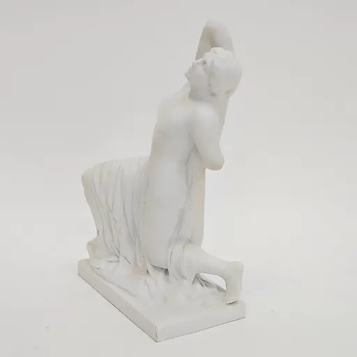 Фигурка бисквит изображающая Раненную Ниобиду - View 5