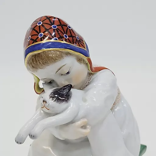 Фигурка «Девочка с котенком» 1924-34гг - View 2