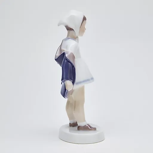 Статуэтка фарфоровая "Мисс очарование" - View 2