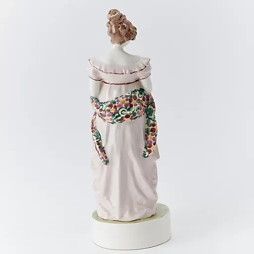Фарфоровая статуэтка "Леди с шалью" - View 4