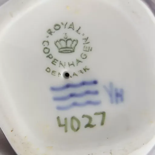 "Девочка на камне" - View 4