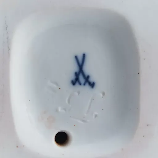 Старинная скульптура "Шоколадница" - View 4