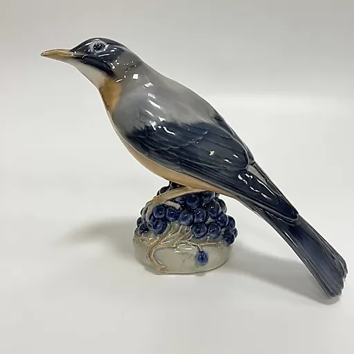 Статуэтка Белобровик на ветке с ягодами Роял Копенгаген 1935-1949 гг. - View 4