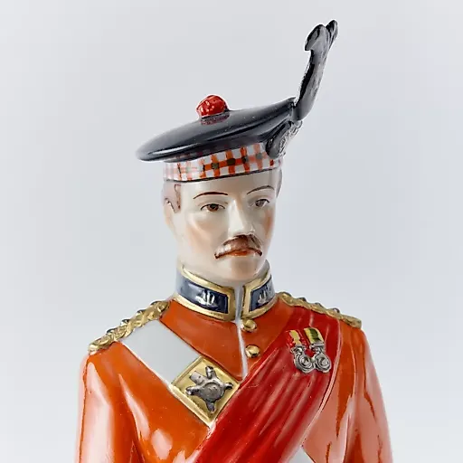 Статуэтка солдата в красно-синей форме - View 6