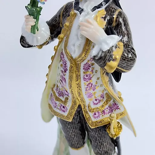 Фигурка Молодой аристократ с букетом конец 19 века - View 6