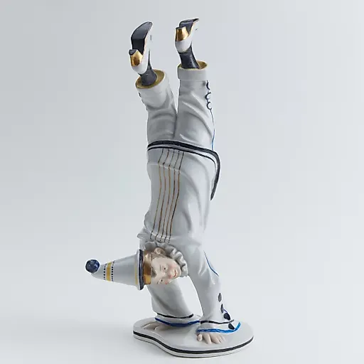 "Пьеро, стоящий на руках". - View 2