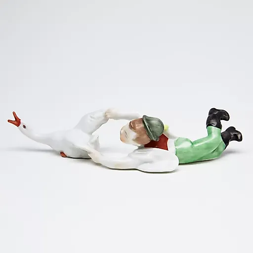 Фигурка "Нильс с гусем в руках" - View 2
