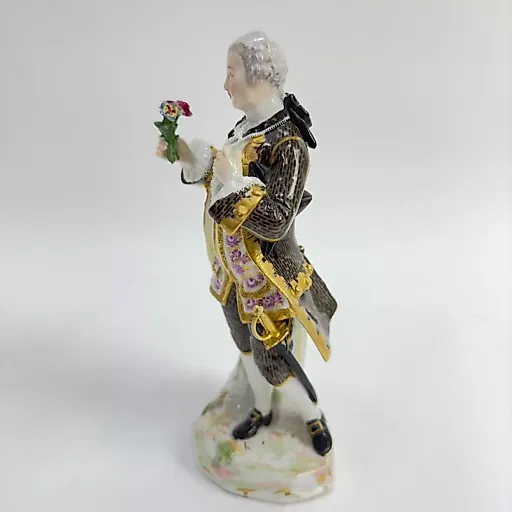 Фигурка Молодой аристократ с букетом конец 19 века - View 5