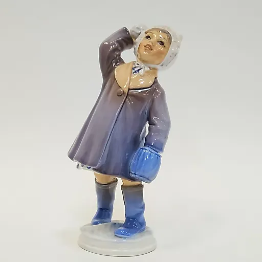 Фигурка девочка со снежком Даль Йенсен - View 5