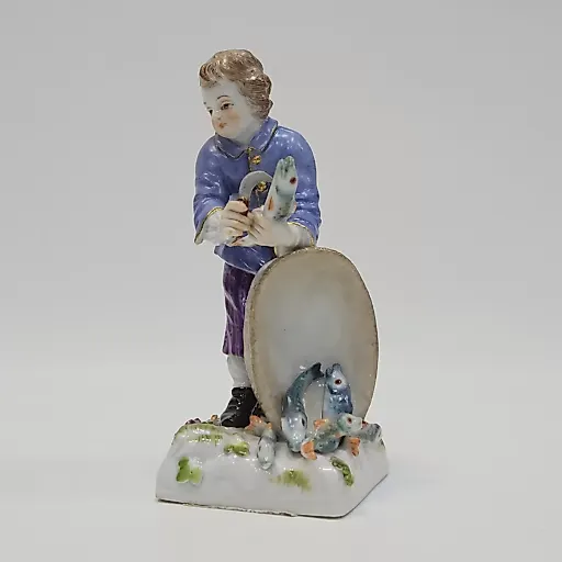 Фигурка "Юноша чистящий рыбу" 1924-34г - View 2