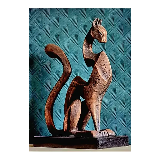 Бронзовая статуя