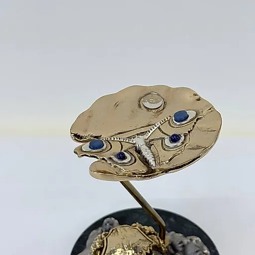 Металлическая скульптура «Бабочка на кувшинке» — Франк Майслер, Англия - View 2