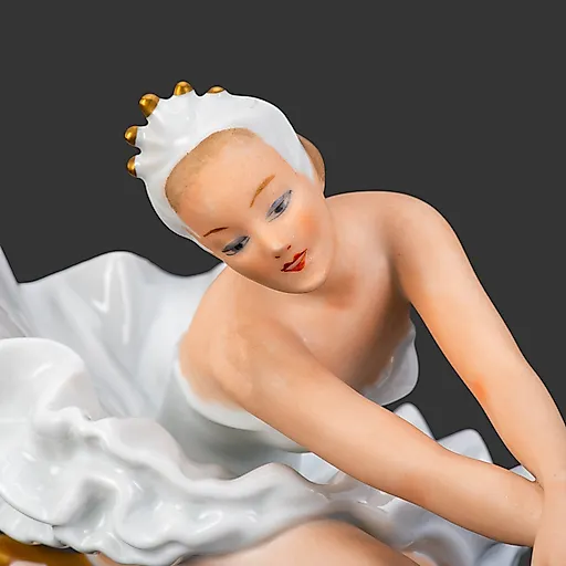 Фарфоровая статуэтка "Сидящая балерина" с росписью и золочением, Wallendorf, Германия, 1963-1990 гг. - View 2