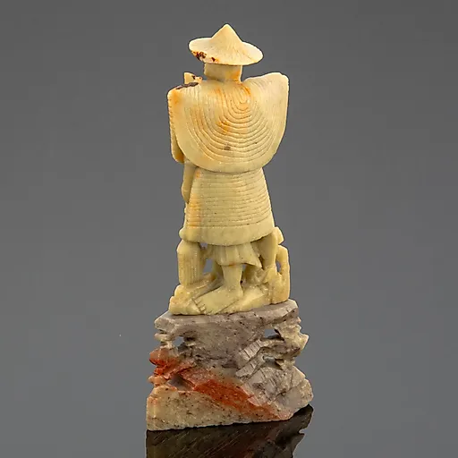 Резная статуэтка "Старец с рыбой" из мыльного камня, Китай, середина XX века - View 3