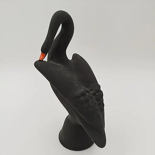 Статуэтка «Черный лебедь» из бисквита с крытьем, Дулевский фарфоровый завод, СССР, 1970-1990 гг. - View 2