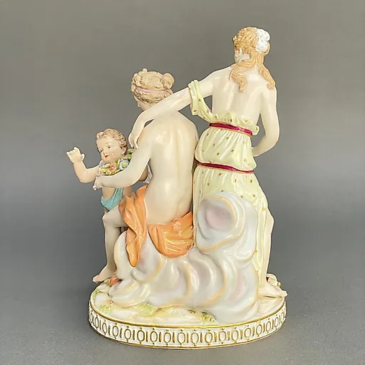 Фарфоровая скульптурная группа Meissen "Венера с амуром и нимфой", 1880-е гг. - View 4
