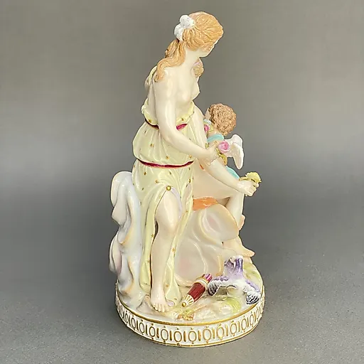 Фарфоровая скульптурная группа Meissen "Венера с амуром и нимфой", 1880-е гг. - View 5