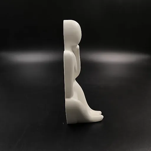 Абстрактная гипсовая статуэтка сидящего человека, Европа, конец XX - начало XXI века - View 2