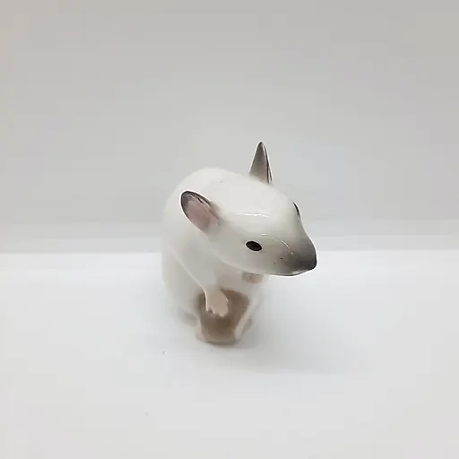 Фарфоровая статуэтка «Сиамская мышь с орехом» скульптора Г.Л. Чариной, ИФЗ, современная работа - View 2