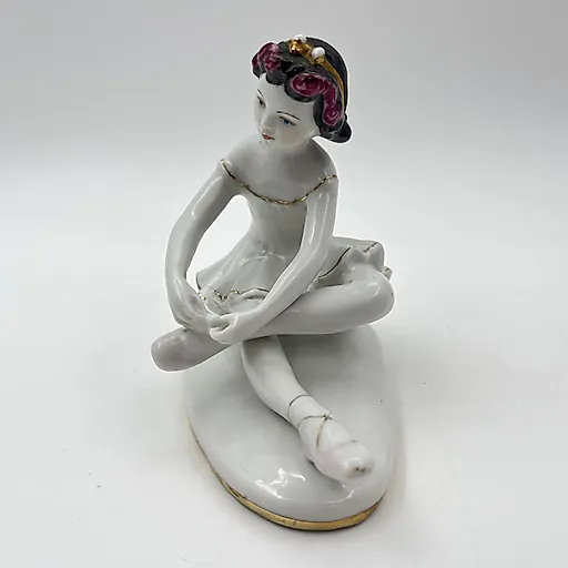Фарфоровая статуэтка 'Маленькая балерина' С.Б. Велихова, ЛФЗ, СССР, 1960-1980 гг. - View 4