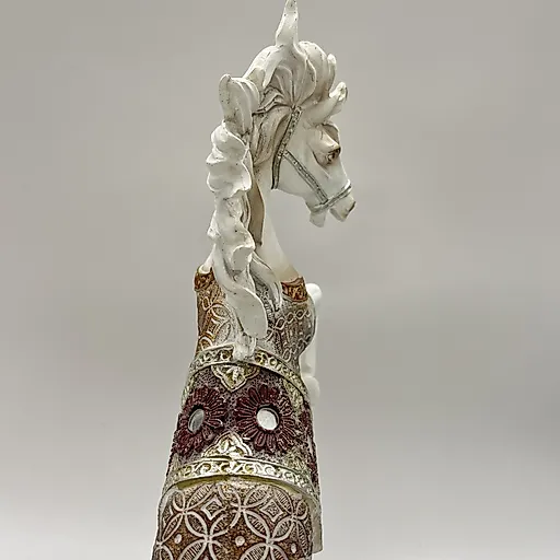 Статуэтка 'Конь на дыбах' из композитного материала с золочением, Китай, 2000-2020 гг. - View 2