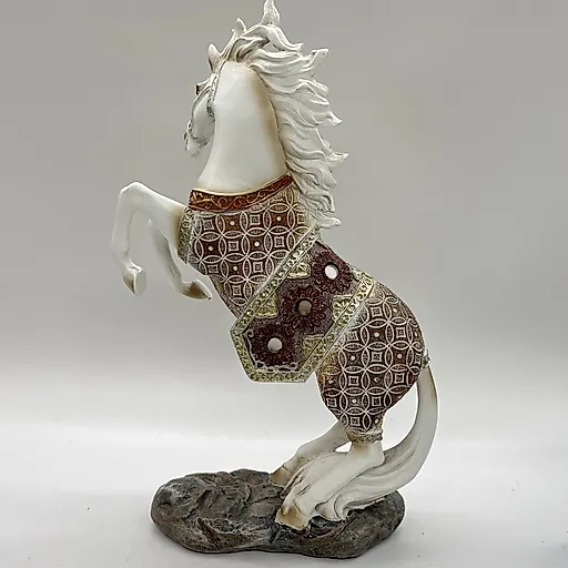 Статуэтка 'Конь на дыбах' из композитного материала с золочением, Китай, 2000-2020 гг. - View 4