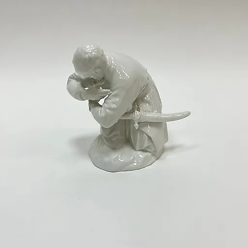 Фарфоровая статуэтка «Воин с саблей» 1920-х годов, KPM Германия - View 2