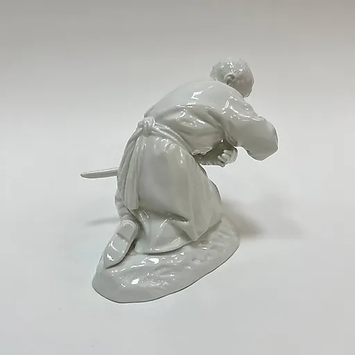 Фарфоровая статуэтка «Воин с саблей» 1920-х годов, KPM Германия - View 3