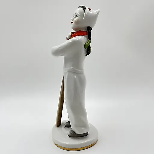 Фарфоровая статуэтка 'Лыжница' ЛФЗ, СССР, 1960-1970 гг. - View 5