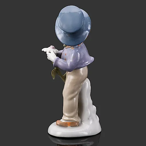 Фарфоровая статуэтка "Мальчик с ромашкой" от VEB Porzellanfiguren Lippelsdorf, ГДР, 1974-1990 гг. - View 3