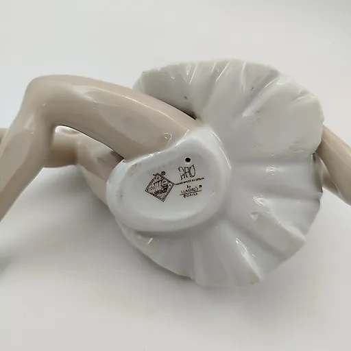 Фарфоровая статуэтка "Лежащая балерина" с росписью, NAO Porcelain, Испания, 1970-2000 гг. - View 5