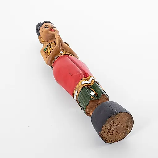 Резная деревянная статуэтка таиландки в национальном костюме с золочением, Таиланд, 1990-2010 гг. - View 3