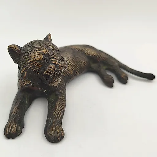 Бронзовая статуэтка лежащего тигра, Западная Европа, современная работа - View 2