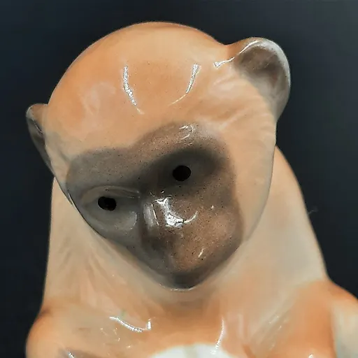 Фарфоровая статуэтка "Обезьянка с мячом" ЛФЗ, 1990-е годы - View 5