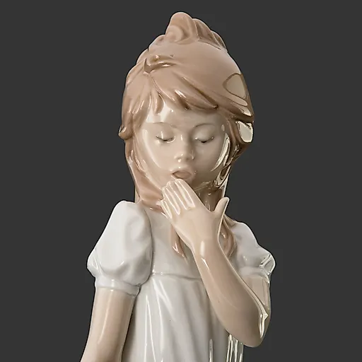 Фарфоровая статуэтка "Зевающая девочка" NAO Porcelain, Испания, 1970-е - View 2