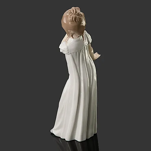 Фарфоровая статуэтка "Зевающая девочка" NAO Porcelain, Испания, 1970-е - View 3