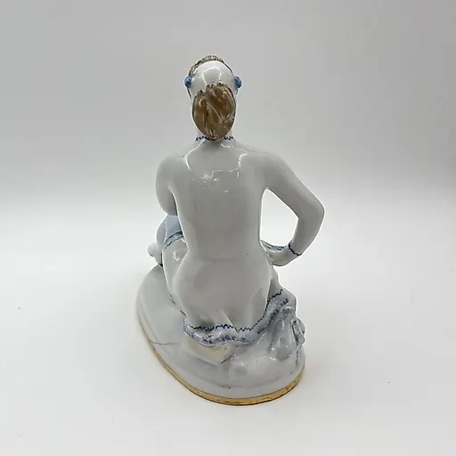 Фарфоровая статуэтка 'Фигуристка-физкультурница' с росписью и золочение, ЛФЗ, СССР, 1960-1970 гг. - View 2